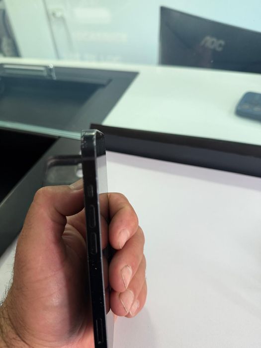 Vând telefon iPhone 14
