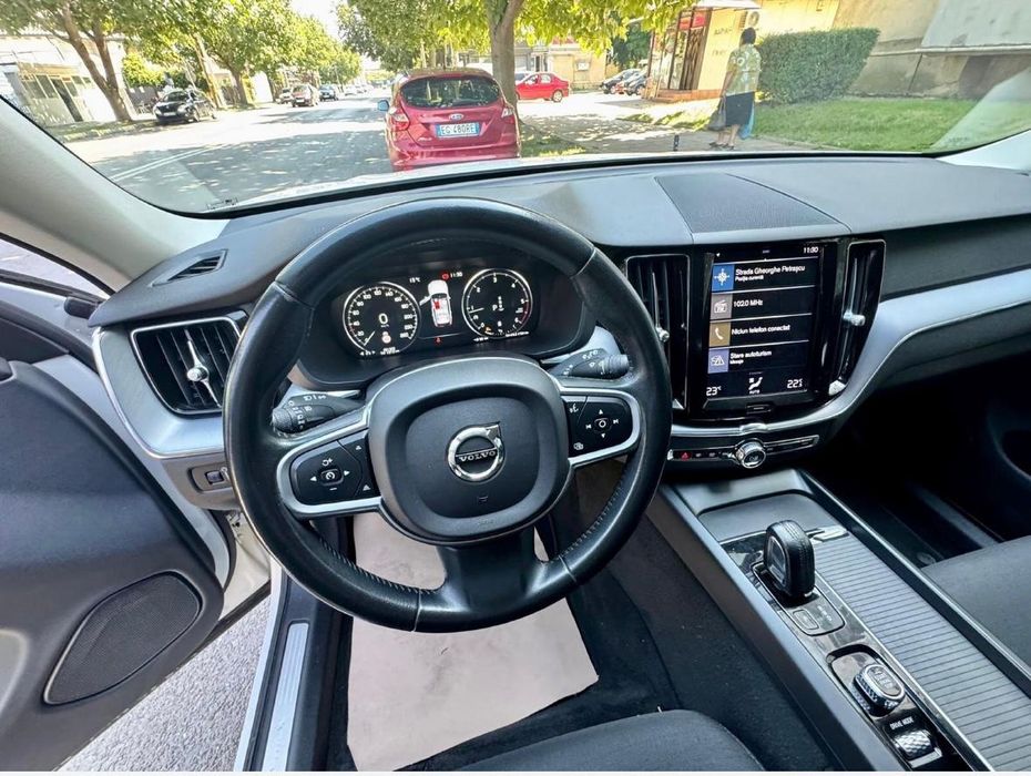 Volvo Xc60 an 2020 Motor 2.0 ca noua 
Propietar, toate actele la zi
M
