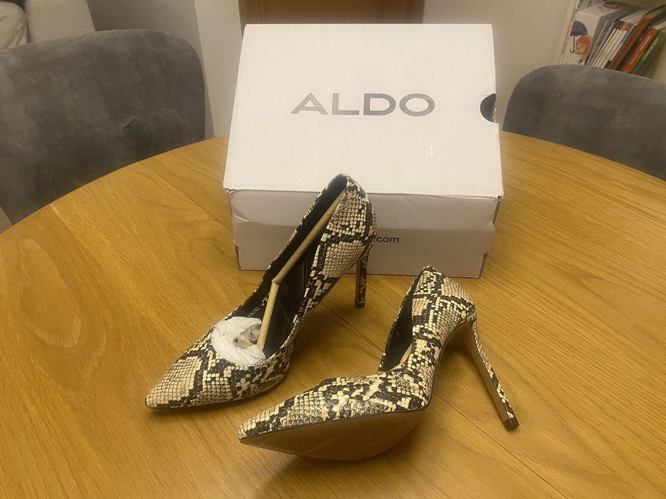 Дамски кожени токчета/обувки на тънки токчета