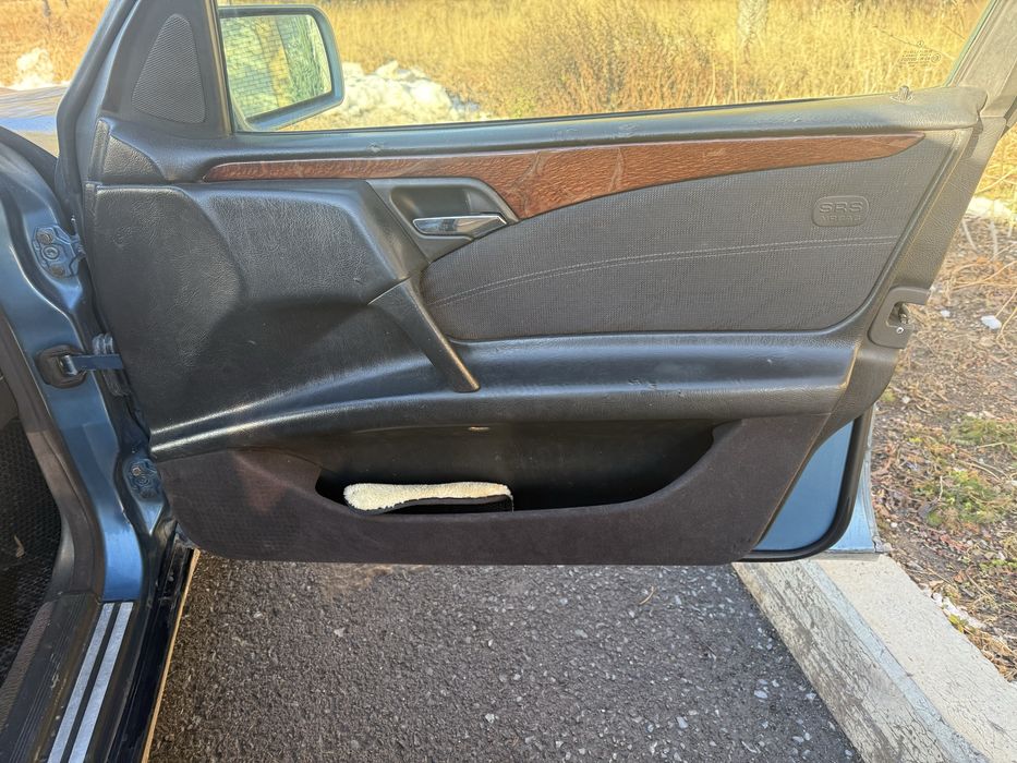 Дверные карты мерседес 210