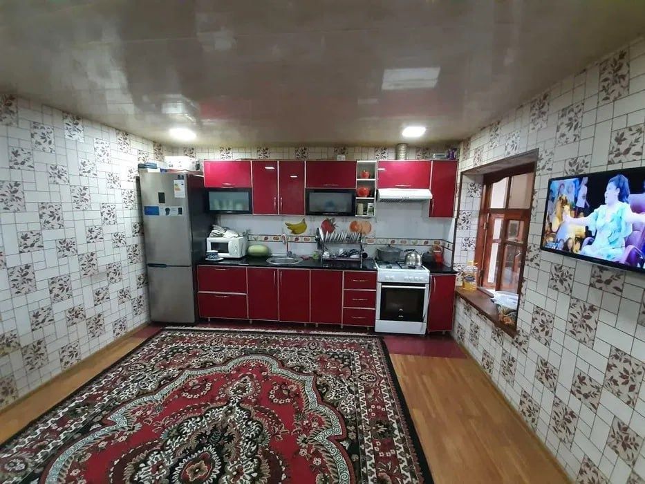 Аренда участка 6 ком 8соток. Келлес. Орентир Роддом куча