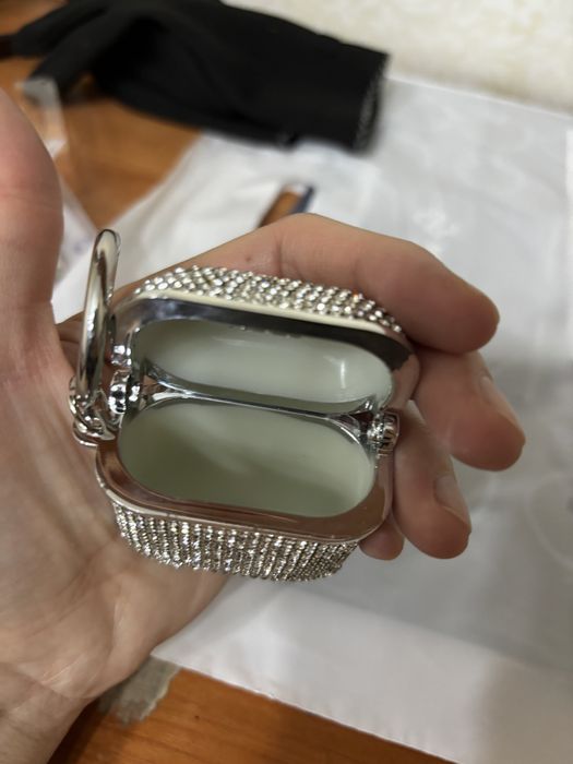 2-ші эйрподсқа арналған чехол. Чехол для эйрподс 2.