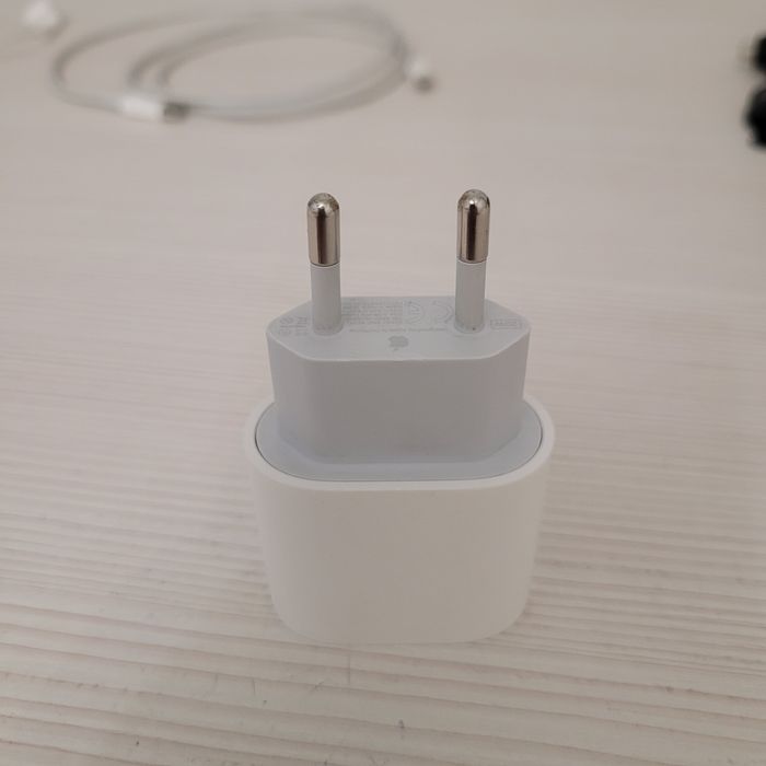 Зарядка от айфона срочно