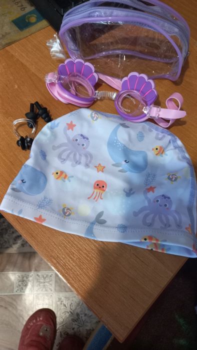 Продам новый набор для плавонья на девочку