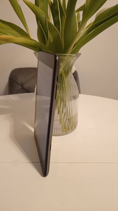 Pachet Tabletă 8 inch E-Boda Revo R80BT + Husă cu tastatură inclusă