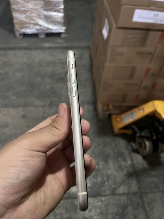 Iphone 11 с хорошем состаение