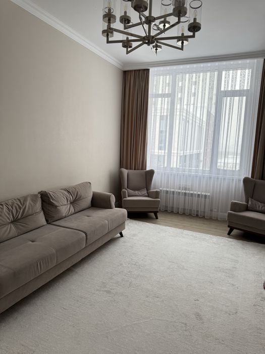 Диван с двумя креслами