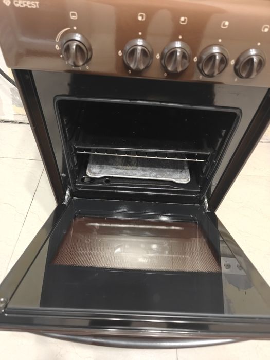 Продам газовую плиту