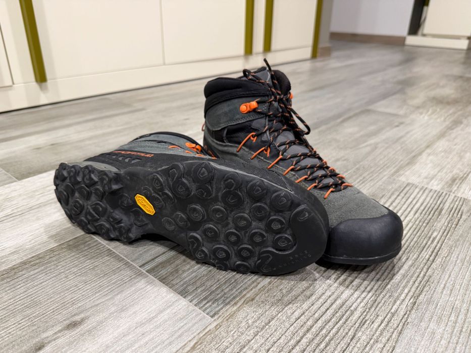 Продавам туристически обувки La Sportiva TX4 Mid GTX