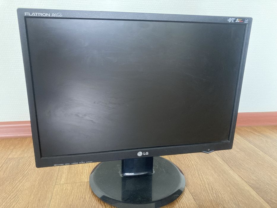 Монитор LG 19 дюйм
