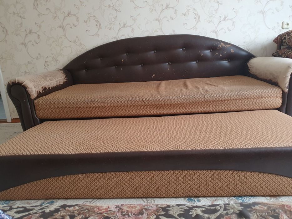 Продам диван б/у для перетяжки
