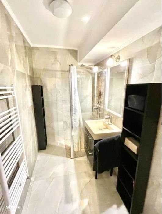 Apartament cu 2 camere decomandate , etaj intermediar