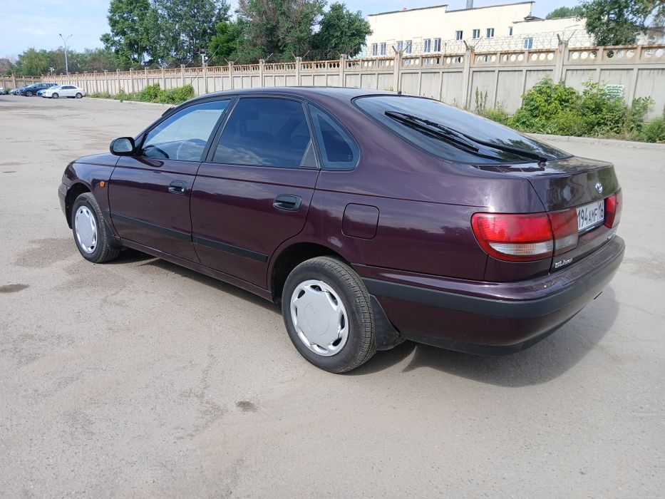 Продам тойота карина е