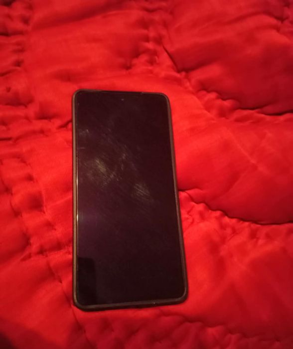 Vând schimb redmi note 13 5g schimb cu iPhone 11