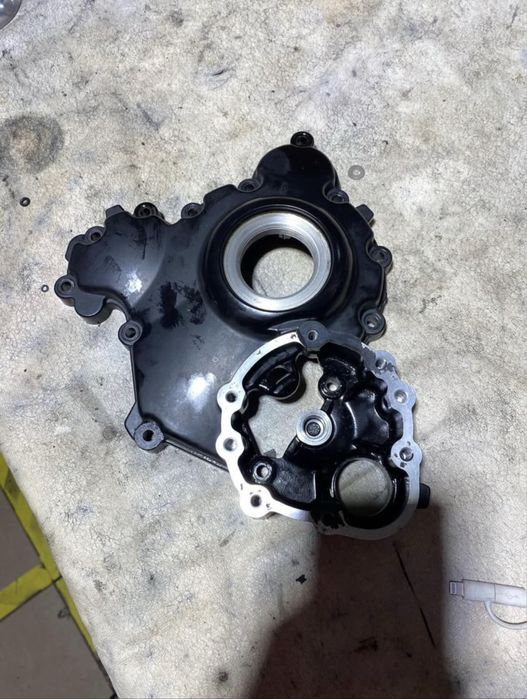 Vând capace motor Triumph Tiger 1050 2007