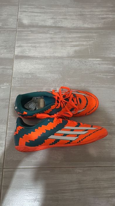 Футболни обувки.