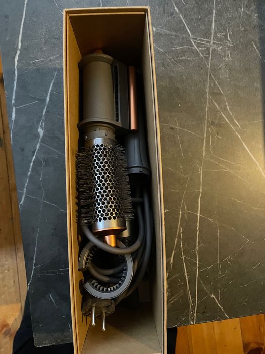 Dyson airwrap сешоар маша