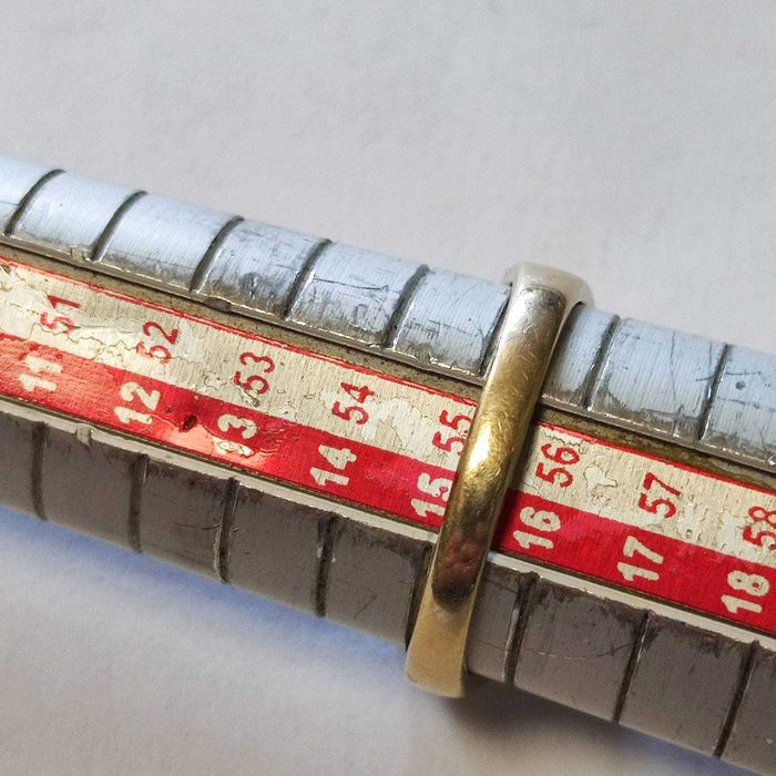 Златен пръстен 3.78гр.