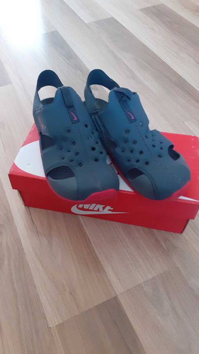 Сандали Nike за момиче 35 номер