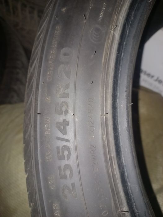 Продам шины размер 255/45 R20