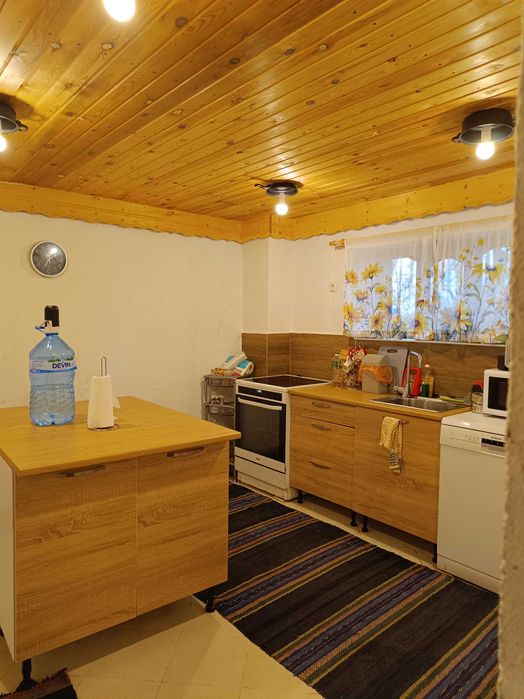 Дава се под наем Къща в с. Завет, Област Бургас - 170 кв.м за 183.6 € - Снимка #5