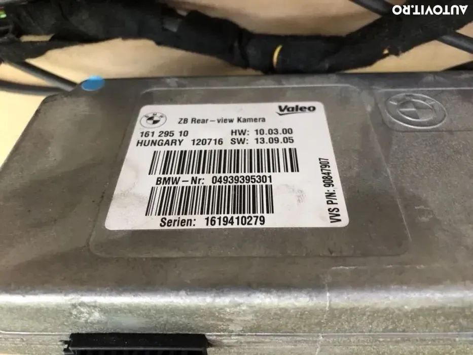 Kit complet pentru montaj camera marșarier bmw F10 F11 F30 F01 F15 F31 toate piesele sunt originale bmw
