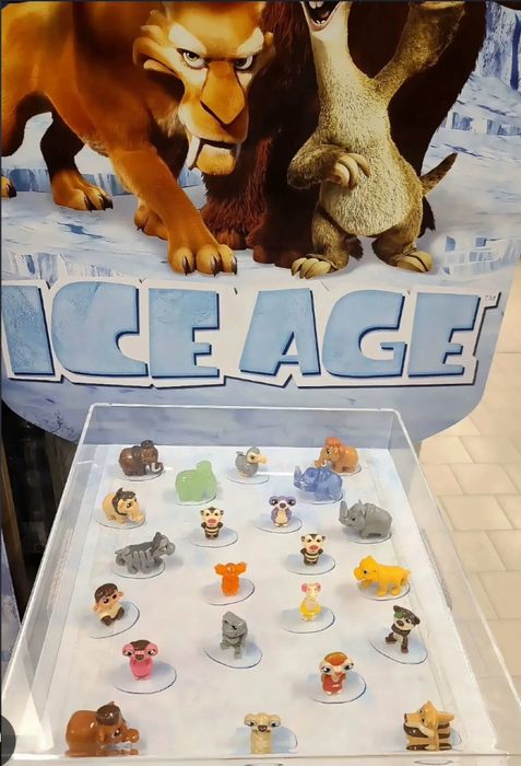 • Set complet 22 figurine Ice Age (fără album/cutie)
