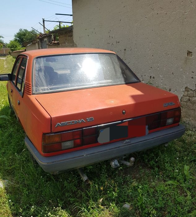 Опел Аскона на части