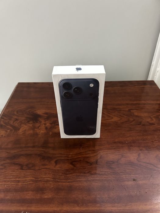 Iphone Xr в корпусе 17 Pro Max