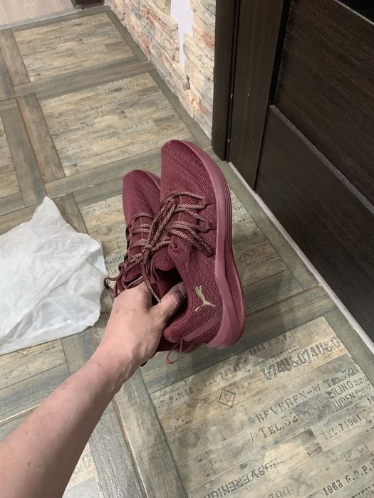 Продам кроссовки