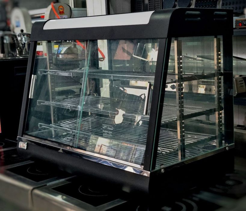 KFC issiq uwlab turadigan vetreniya xaladelnik