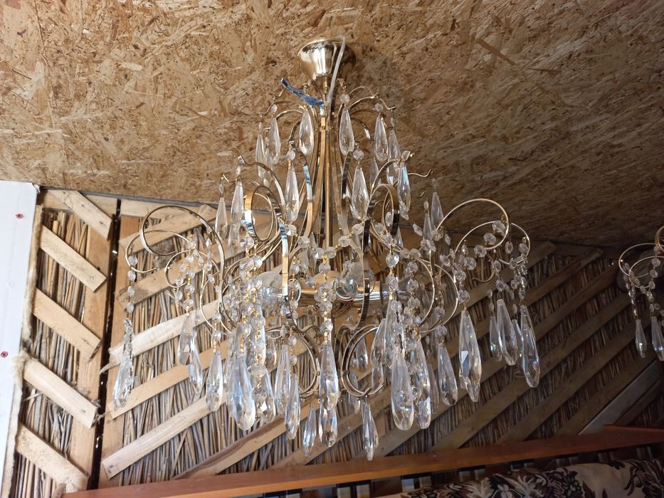 Люстры продам 2 шт