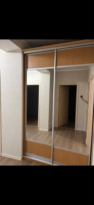 продам шкаф в прихожую Срочнооо
