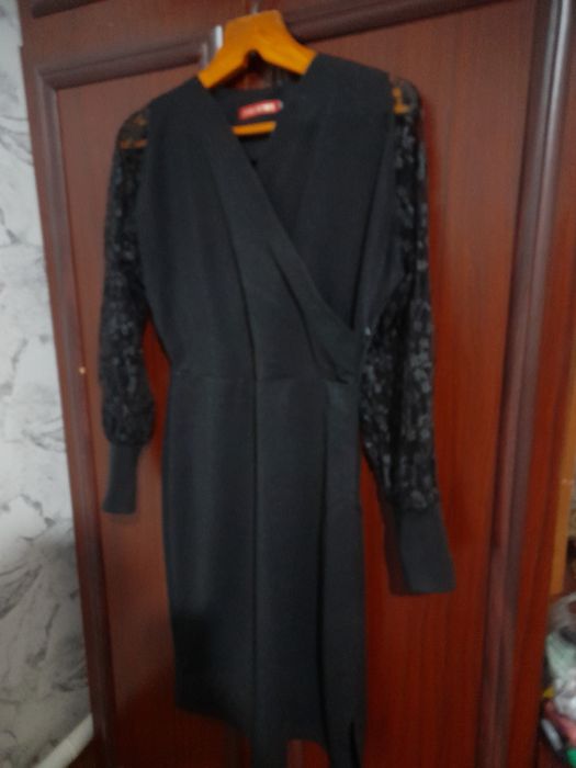 Женская платья размер 48 в хорошем состоянии