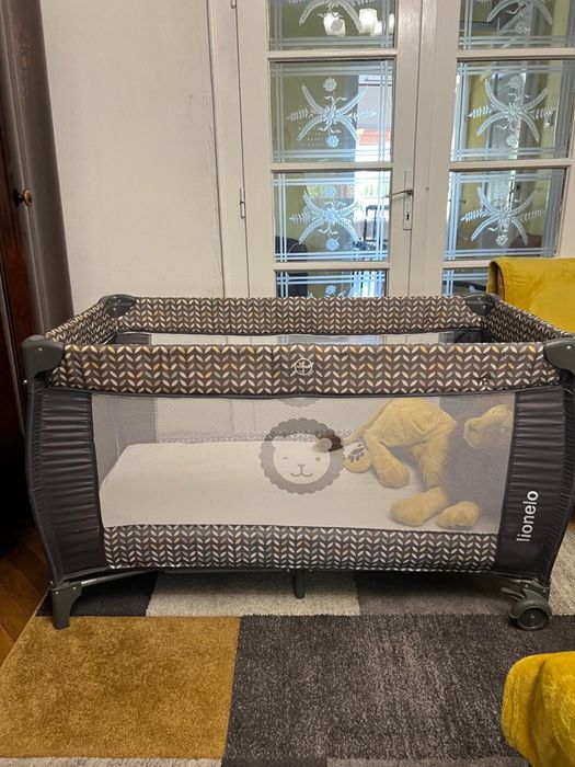 Vand patut,casuta si carucior copii