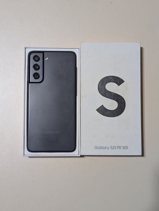 Samsung S21 FE 128 gb полный комплект