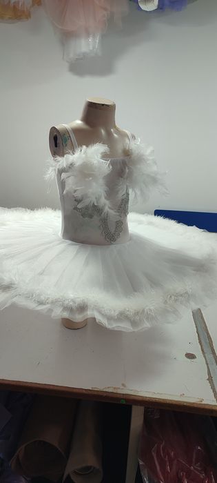 Tutu lebădă alba mic 4-5-6 ani