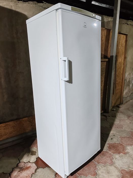 Продам морозильник lndesit б/у