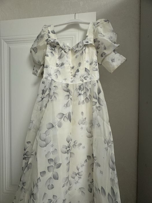 Продам платье размер s