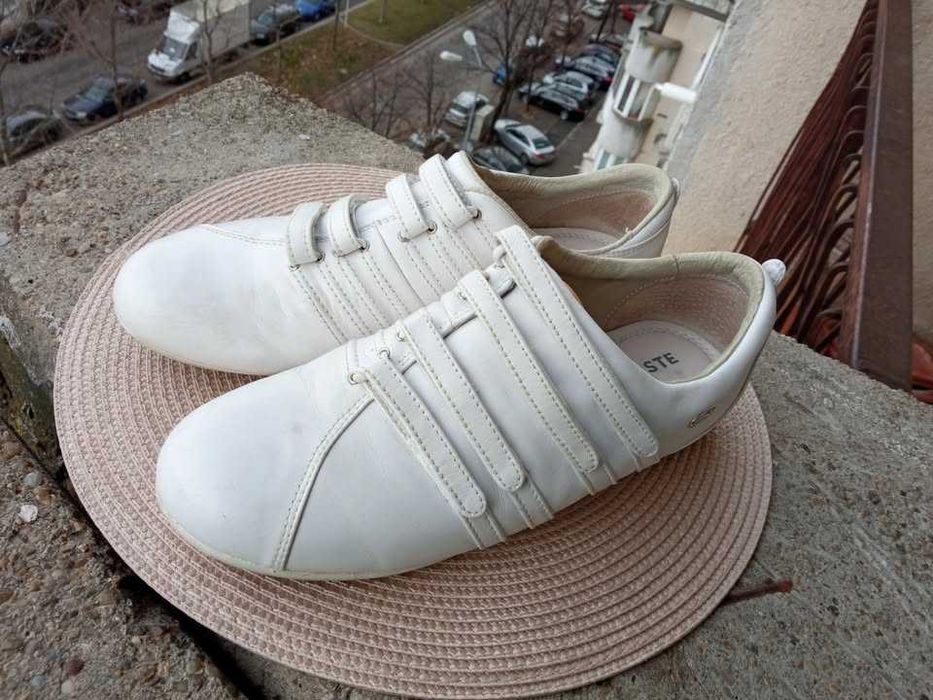 Adidasi piele Lacoste, mar. 39½, UK 6 (28.5 cm) made in Indonesia.