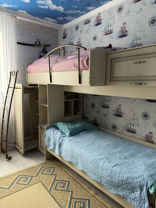Двухъярусная кровать-комплекс