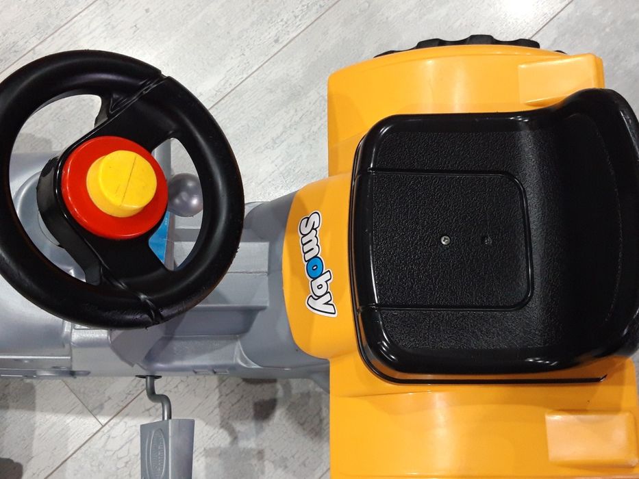 Детски трактор с педали SMOBY/ немски