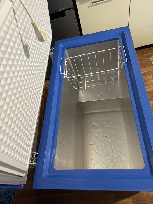 Продам рабочий морозильник