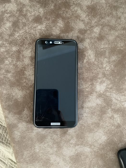 Продам в коробке с документами телефон