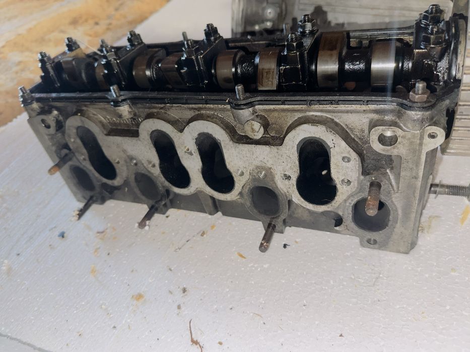 Головка ауди 80 2.0