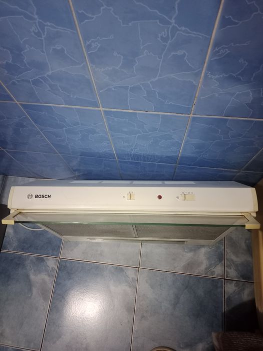 Вытяжка Bosch в хорошем состоянии