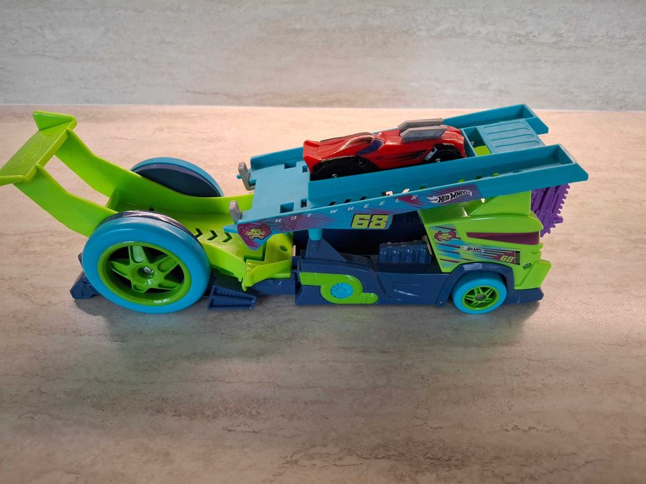 Hot Wheels Split Seeders Камион изстрелвачка