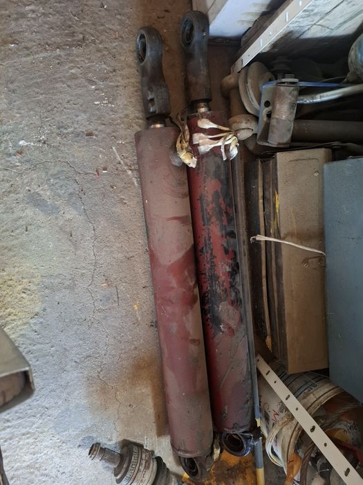 Хидравлични цилиндри