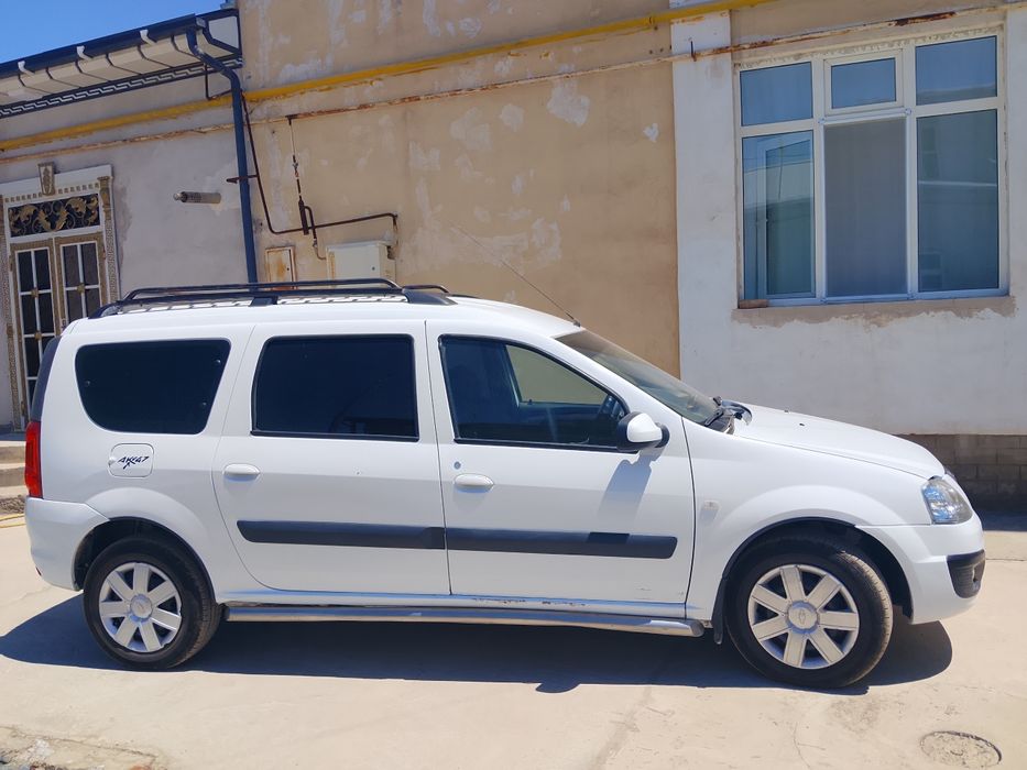 Largus lada reno