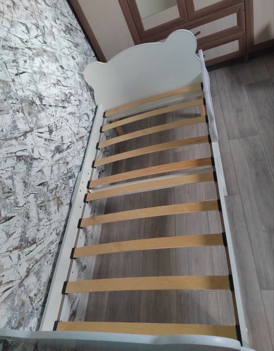 Продам 2 детские кровати Мишка